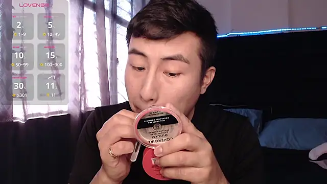 andrewmhilton  online show from February 2026 08:41:01 PM