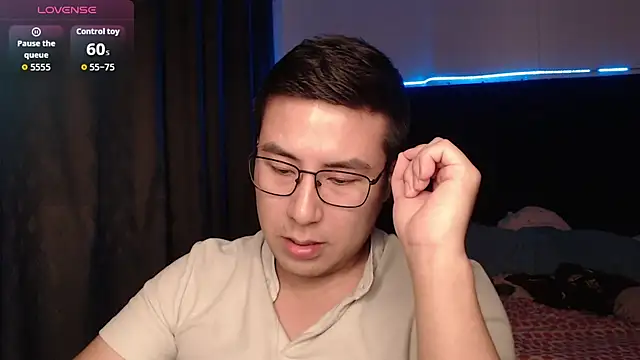 andrewmhilton  online show from December 2025 06:15:02 AM