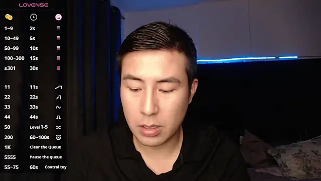 andrewmhilton  online show from November 2025 07:01:02 AM