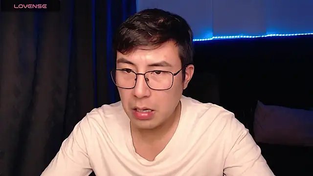 andrewmhilton  online show from March 2026 06:02:02 AM