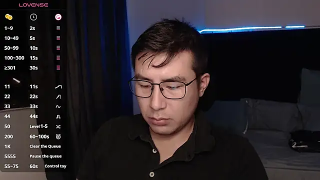 andrewmhilton  online show from November 2025 06:30:02 AM