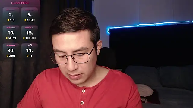 andrewmhilton  online show from November 2025 05:30:01 AM