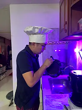 andrewmhilton  online show from October 2025 07:35:02 PM