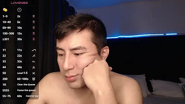 andrewmhilton  online show from November 2025 05:54:01 AM