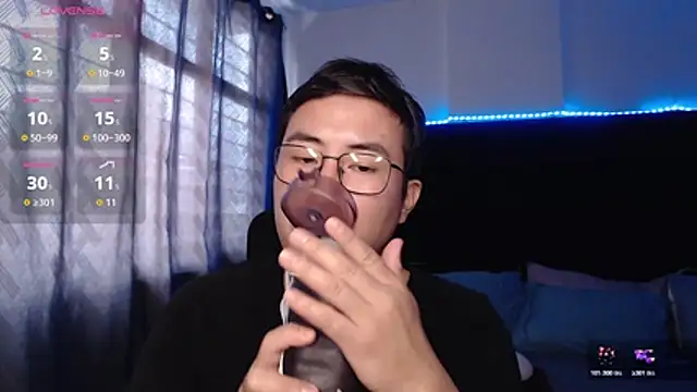 andrewmhilton  online show from March 2026 04:40:01 PM