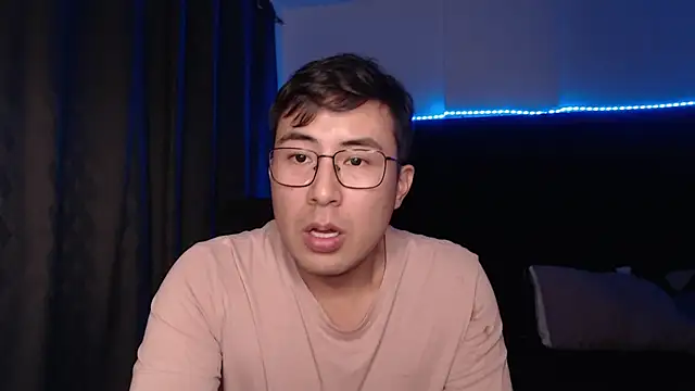 andrewmhilton  online show from March 2026 06:26:01 AM