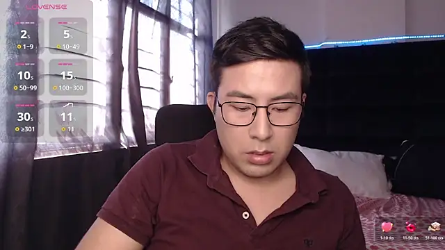 andrewmhilton  online show from February 2026 09:01:01 PM