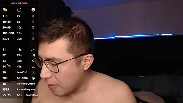 andrewmhilton  online show from October 2025 06:14:01 AM