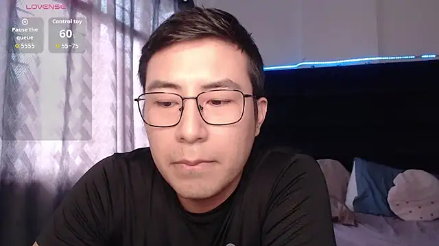 andrewmhilton  online show from January 2026 05:39:01 PM