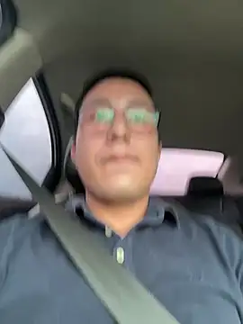 andrewmhilton  online show from April 2026 06:23:01 PM