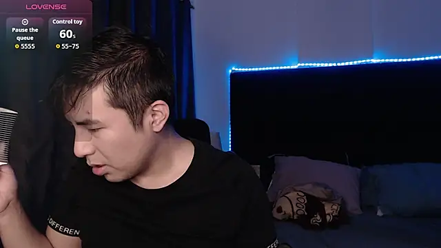 andrewmhilton  online show from February 2026 06:47:02 AM