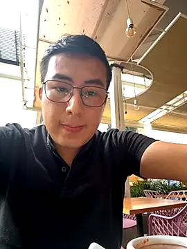 andrewmhilton  online show from November 2025 07:50:02 PM