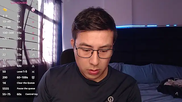 andrewmhilton  online show from November 2025 09:20:02 PM