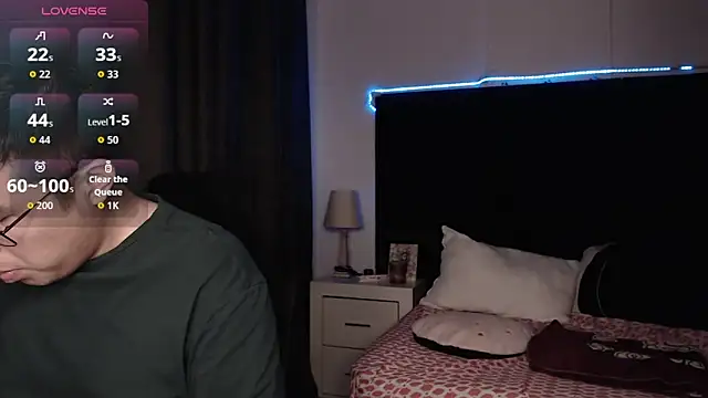 andrewmhilton  online show from February 2026 06:36:02 AM