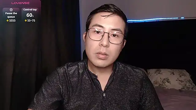 andrewmhilton  online show from January 2026 06:42:01 AM