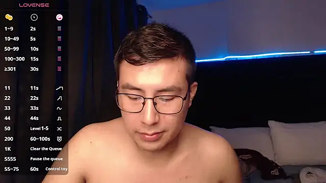 andrewmhilton  online show from October 2025 06:12:02 AM