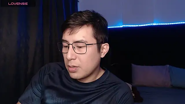 andrewmhilton  online show from February 2026 08:06:01 AM