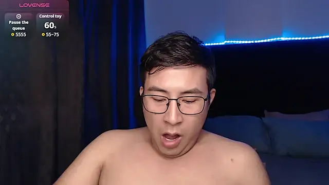 andrewmhilton  online show from March 2026 12:07:02 AM