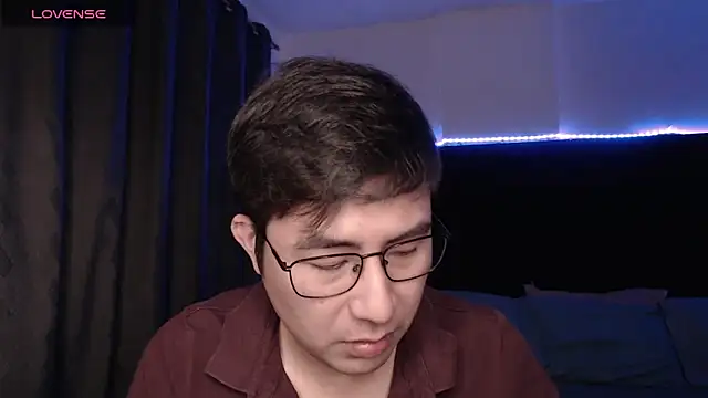 andrewmhilton  online show from March 2026 05:34:02 AM