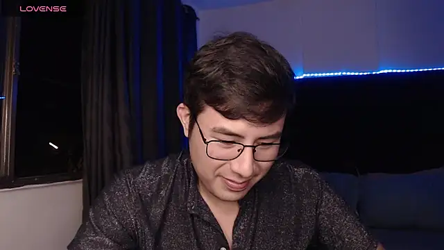 andrewmhilton  online show from March 2026 06:02:02 AM