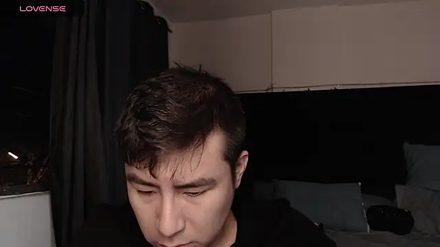 andrewmhilton  online show from October 2025 05:15:02 AM