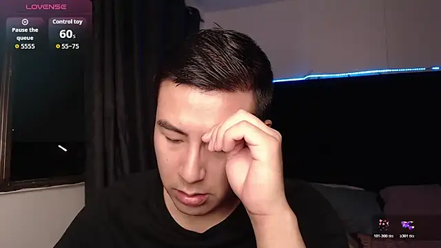 andrewmhilton  online show from February 2026 06:22:01 AM