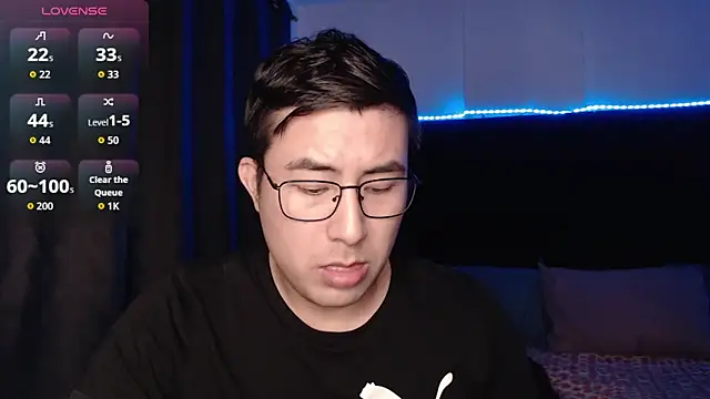 andrewmhilton  online show from April 2026 06:16:02 AM