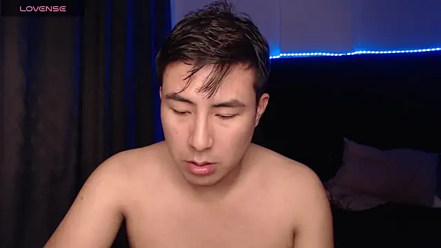 andrewmhilton  online show from March 2026 06:48:02 AM