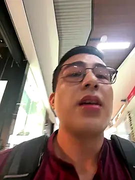 andrewmhilton  online show from November 2025 06:12:02 PM