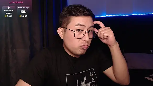 andrewmhilton  online show from April 2026 06:37:02 AM