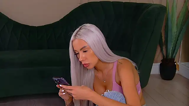 Bailey Rush online show from September 2025 02:28:01 PM