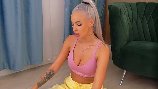 Bailey Rush online show from October 2025 02:40:01 PM