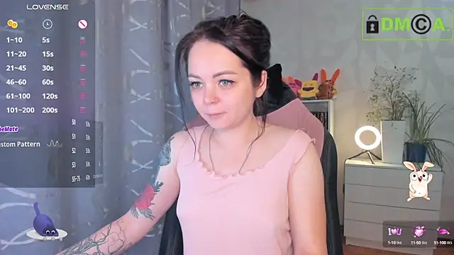 Snapshot of AnnyHoney_ chatting on October 2025 09:00:01 AM AnnyHoney online show from October 2025 09:00:01 AM