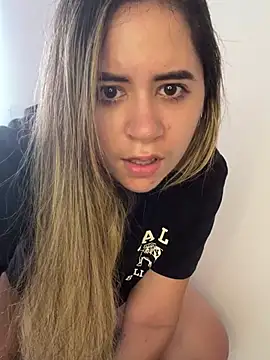 Snapshot of Ana_lee13 chatting on December 2024 12:15:01 PM Ana lee13 online show from December 2024 12:15:01 PM