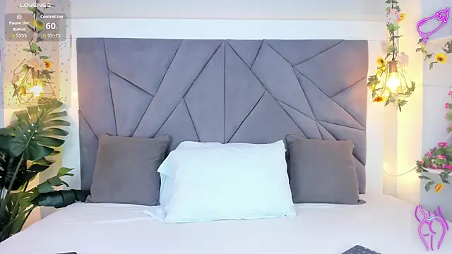 KiarhaTrixie online show from November 2025 03:12:02 AM