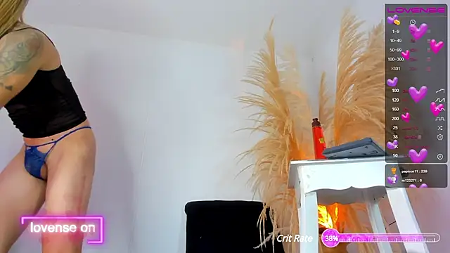 Snapshot of CRISTY_LEWIS_XX chatting on January 2025 10:51:01 PM CRISTY LEWIS XX online show from January 2025 10:51:01 PM