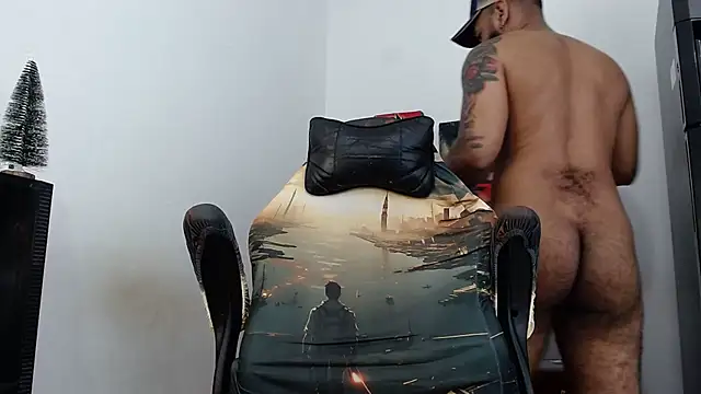 Snapshot of Damian64420 chatting on December 2025 04:18:02 AM Damian64420 online show from December 2025 04:18:02 AM