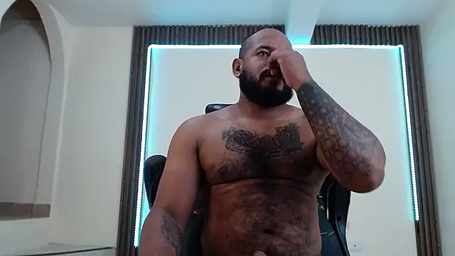 Damian64420 online show from May 2026 03:25:02 AM