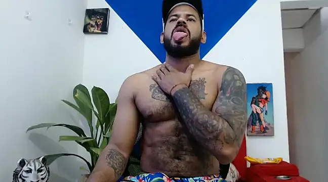 Snapshot of Damian64420 chatting on January 2025 09:20:01 PM Damian64420 online show from January 2025 09:20:01 PM