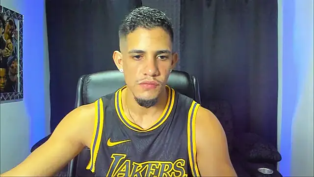 jhonnysnow17 online show from November 2025 01:53:01 AM