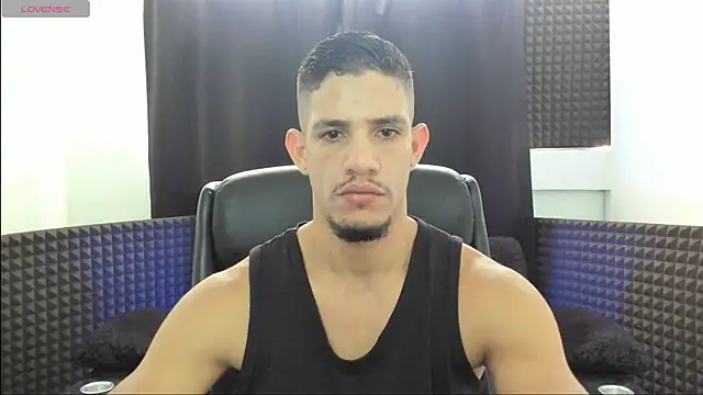jhonnysnow17 online show from June 2026 05:56:02 PM