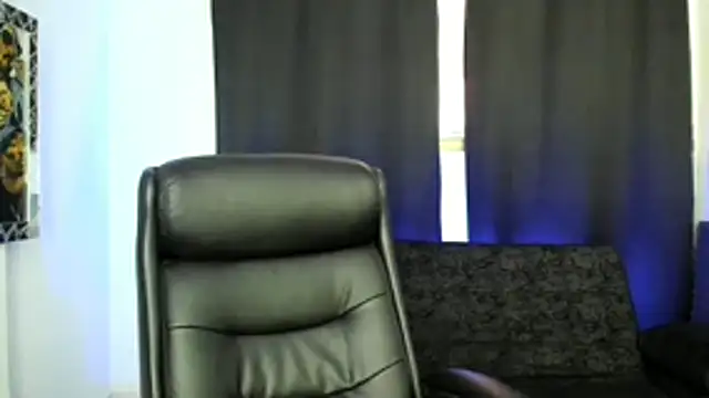 jhonnysnow17 online show from April 2026 11:13:02 PM
