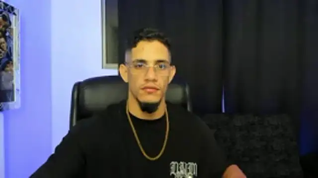 jhonnysnow17 online show from April 2026 04:19:01 AM