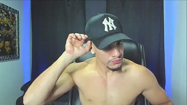 jhonnysnow17 online show from December 2025 08:41:02 AM