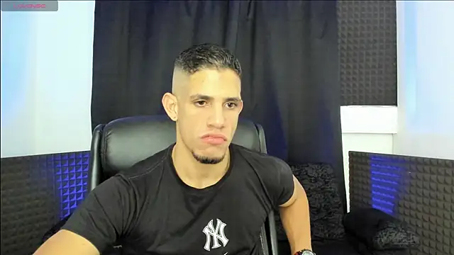 jhonnysnow17 online show from June 2026 12:08:01 AM