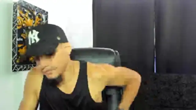 jhonnysnow17 online show from April 2026 01:46:02 PM