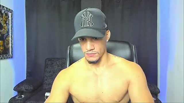 jhonnysnow17 online show from December 2025 04:27:01 AM