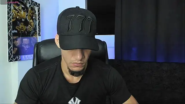 jhonnysnow17 online show from May 2026 05:32:02 AM