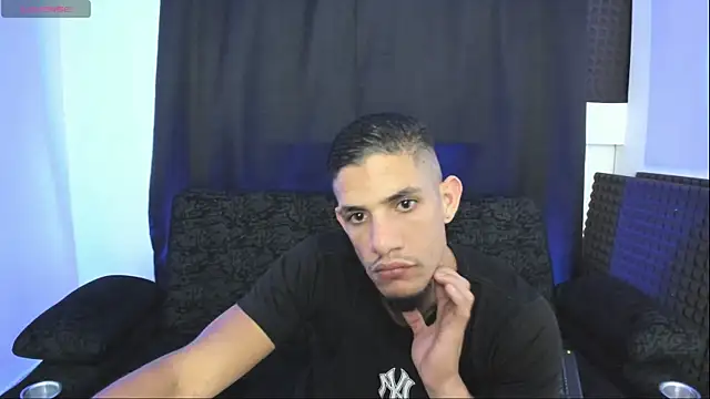 jhonnysnow17 online show from May 2026 08:45:02 AM