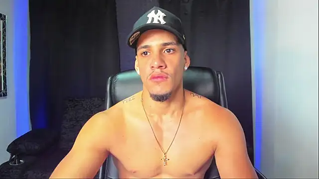 jhonnysnow17 online show from October 2025 04:07:02 PM